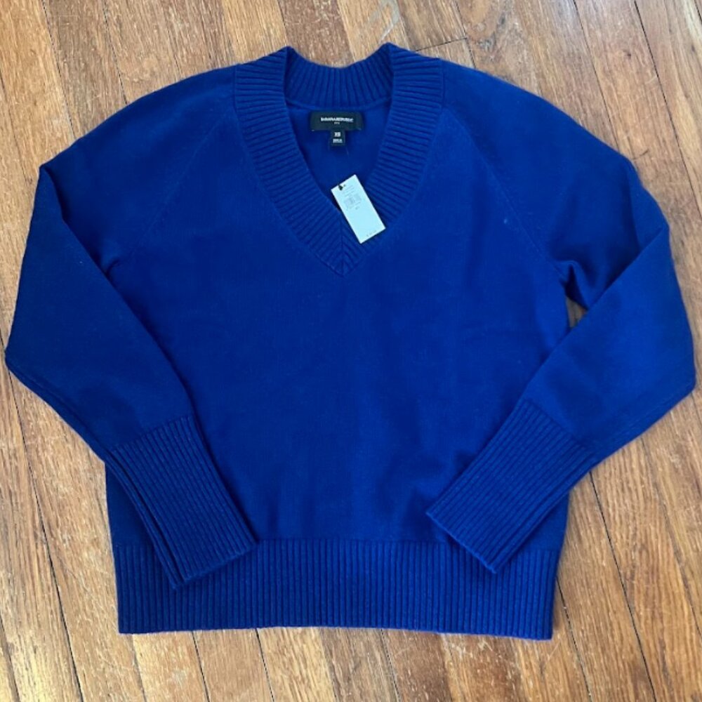 Banana Republic Women's Royal Blue V-neck Sweater XS NWT!!
